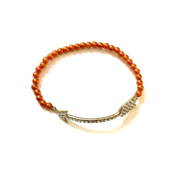 ⭐️ 5 for $25 Silver Tone & Rust Orange Arrow Stretchy Bracelet - Picture 3 of 4